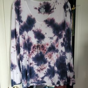 Long Sleeve V-Neck Tee